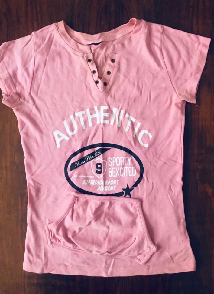 Kızlar için düğmeli pembe V yakalı tişört - Görsel 2