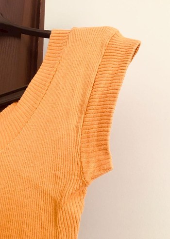 Bej Kadın Fitted Midi Kolsuz Tişört - Görsel 3