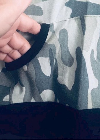 Kolsuz Kamuflaj V Yaka Kadın Yelek - Görsel 4