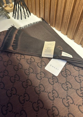 Beden Gucci %100 İthal İpek Şal Barkodlu