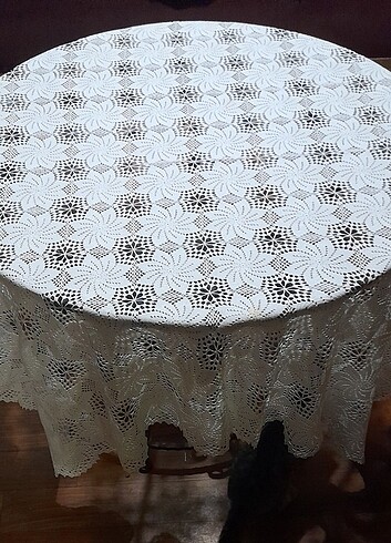 Dantel masa örtüsü