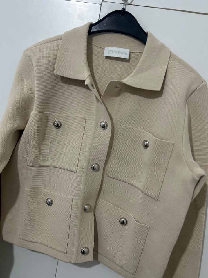 Düğmeli Kısa Bej Kadın Ceket - Görsel 2