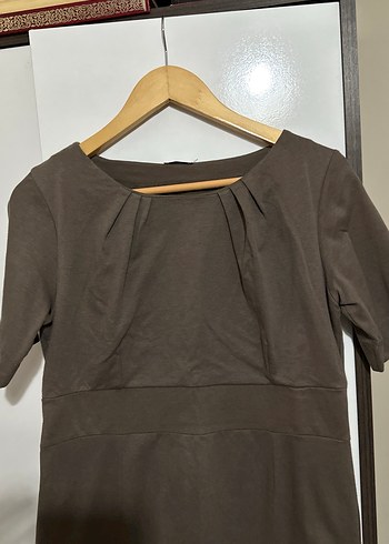 Kısa Kollu Kahverengi Elbise - Görsel 2