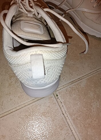 37,5 Beden Nike orijinal beyaz ayakkabı 