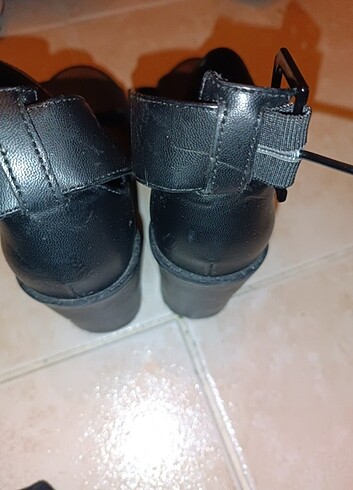 36 Beden Siyah Topuklu ayakkabı hm