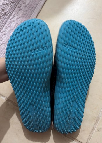 Erkek Çocuk Mavi Siyah Cırtlı Terlik - Görsel 3