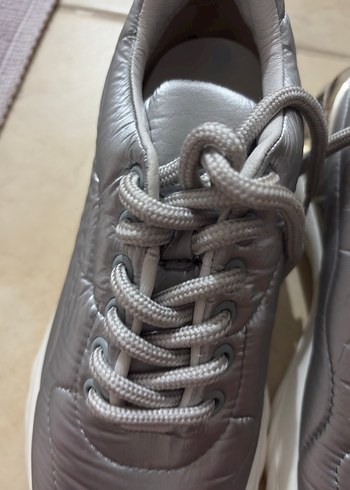 Gri Bağcıklı  Kadın Spor Ayakkabı - Görsel 2