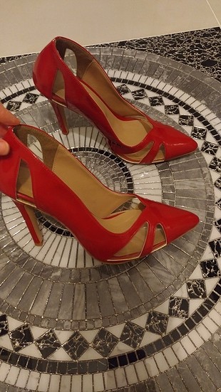 kırmızı stiletto