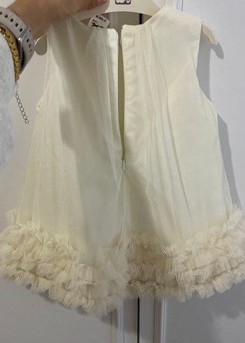 Kız Çocuk Beyaz Fırfırlı Askısız Elbise - Görsel 4