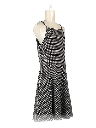 H&M H&M Kısa Elbise %70 İndirimli.