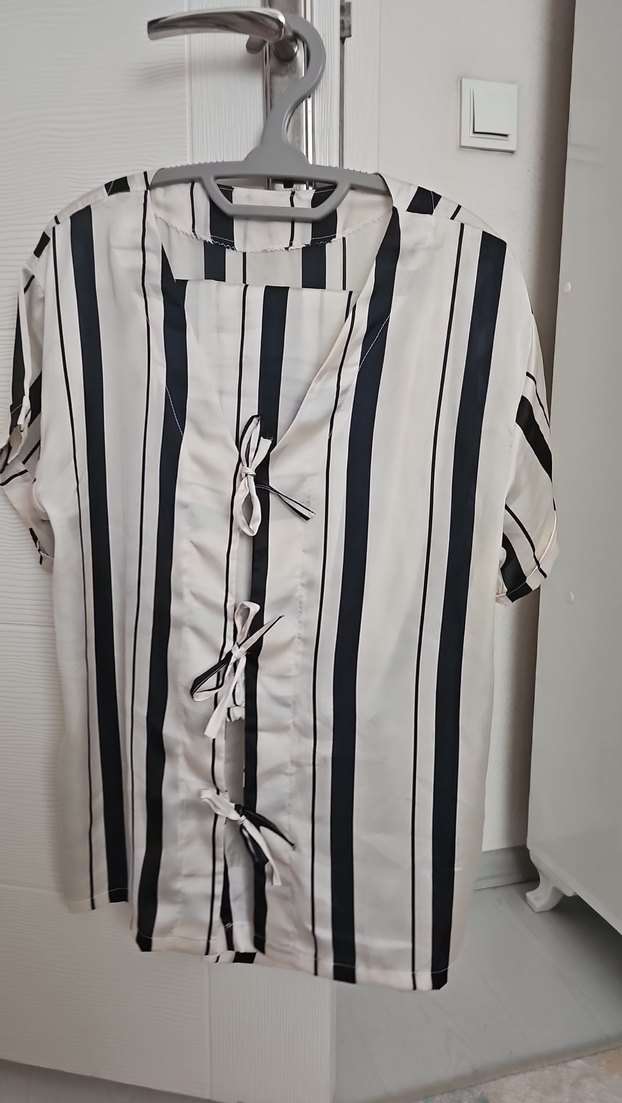 baglamalı saten Çizgili Kadın pijama takımı - Görsel 2