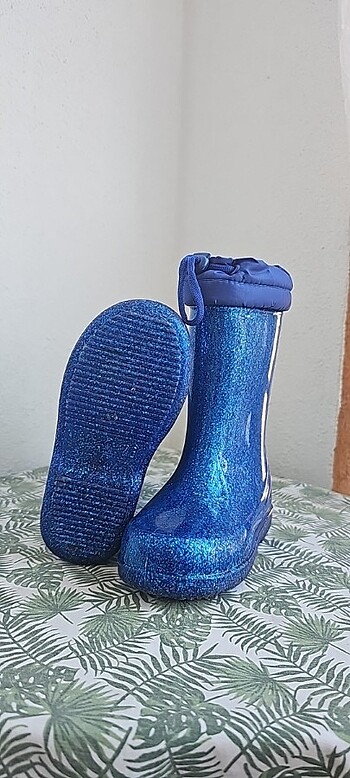 Temiz yağmur botu - Görsel 2