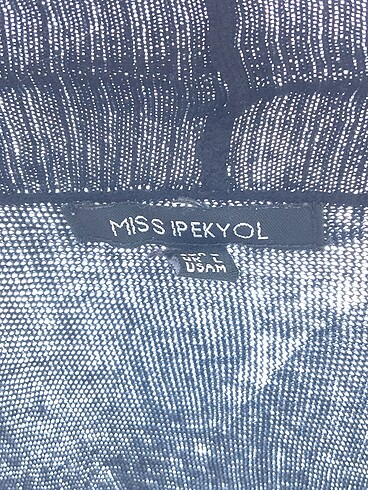 m Beden siyah Renk PreLoved Hırka %70 İndirimli.
