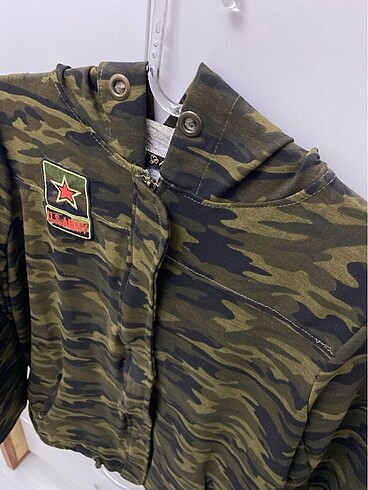 m Beden Fermuarlı kapüşonlu cepli kamuflaj gömlek / sweatshirt