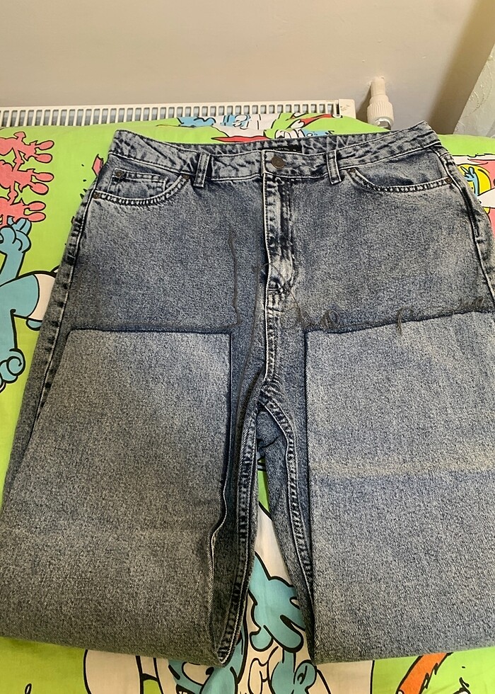 Yırtık kot pantolon - Görsel 2