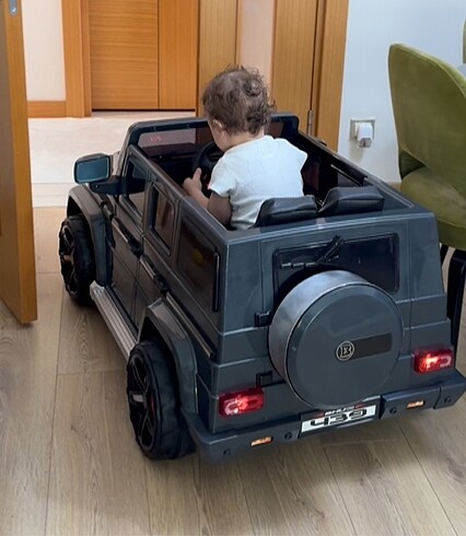 Diğer Jeep çocuk akülü araba