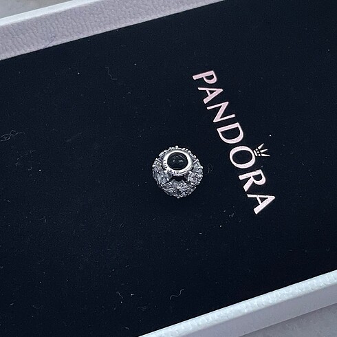 Pandora Kar tanesi yuvarlak Charm