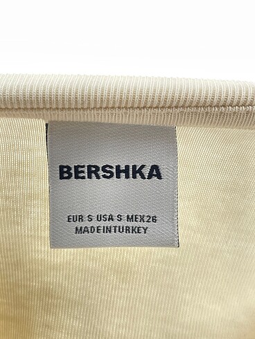 s Beden çeşitli Renk Bershka T-shirt %70 İndirimli.
