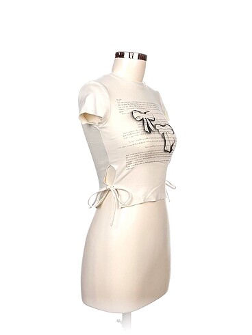 Bershka Bershka T-shirt %70 İndirimli.