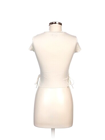 s Beden Bershka T-shirt %70 İndirimli.