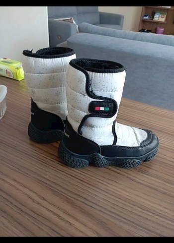 32 numara kız çocuk bot - Görsel 2