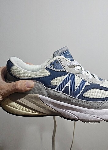 New Balance 990 v6