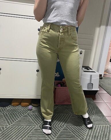 Açık yeşil pantolon jean