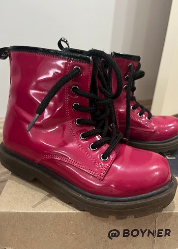 Pembe Rugan çocuk bot