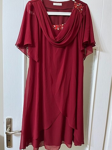 Abiye kırmızı elbise (4 beden)