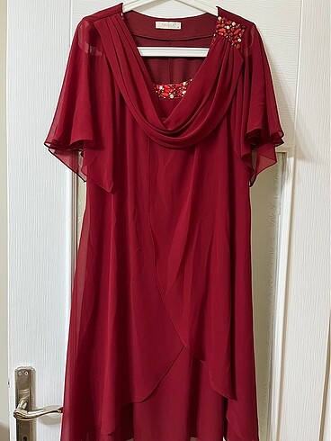 44 Beden kırmızı Renk Abiye kırmızı elbise (4 beden)