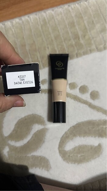Oriflame Harika bir fondöten