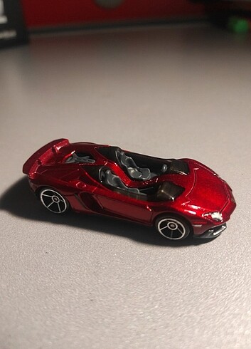 Beden Hot Wheels Lamborghini Aventador J | 2013 Üretimi Uzun Kart