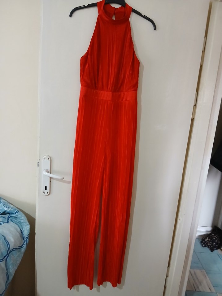 Kırmızı Pilili Uzun Kadın Tulum - Görsel 5