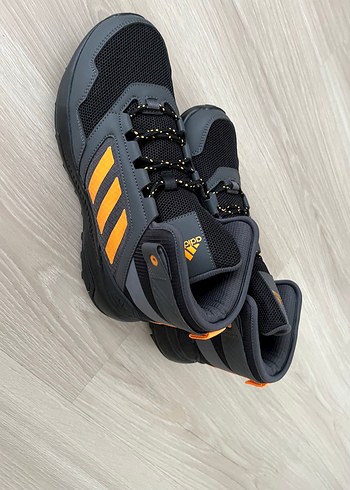 Adidas bot - Görsel 3