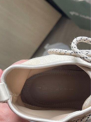 40 Beden ten rengi Renk BERSHKA BOT