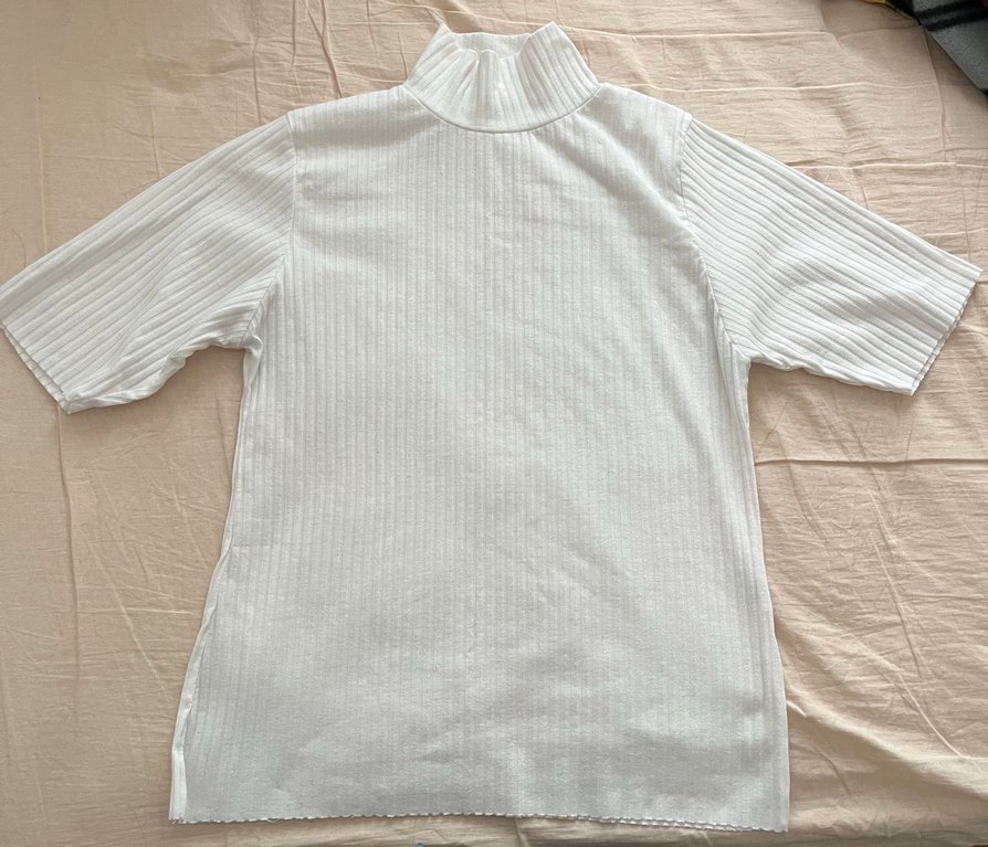 Beyaz Kısa Kollu Yüksek Yaka Kadın Tişört - Görsel 2