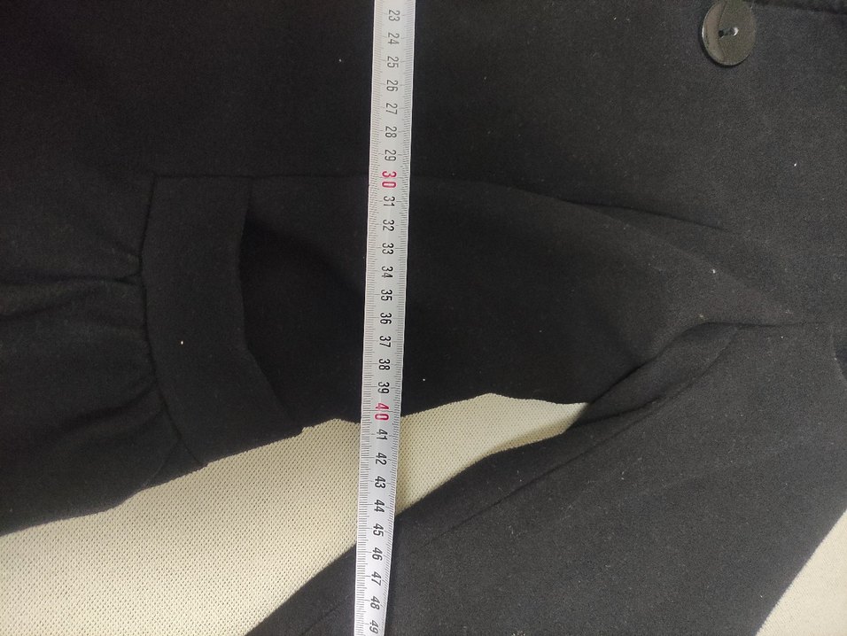 Düğmeli Siyah Kaban - Görsel 4