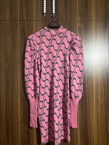 Pembe gri simli desenli elbise