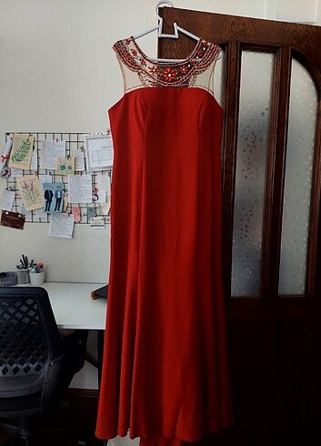 Kırmızı Abiye Elbise