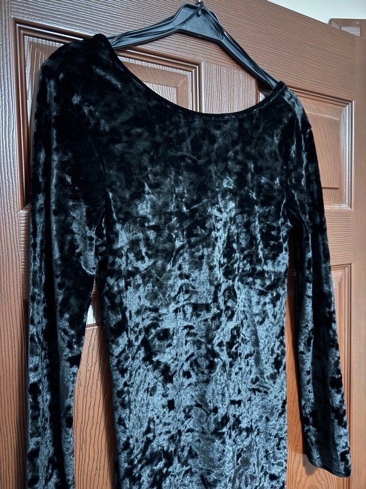 Uzun Kollu Siyah Kadife Elbise - Görsel 2