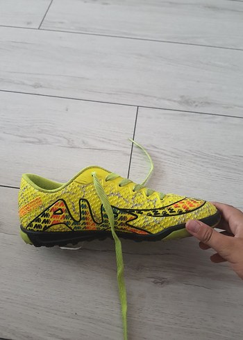 37 Beden Sarı Yılan Desenli Erkek Çocuk futbol kramponu
