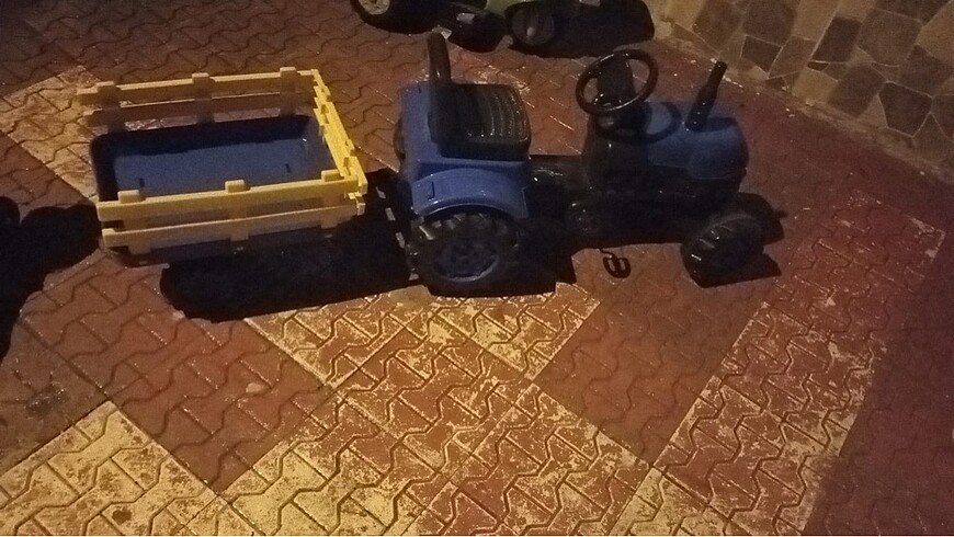  Beden mavi Renk Oyuncak araba (traktör)
