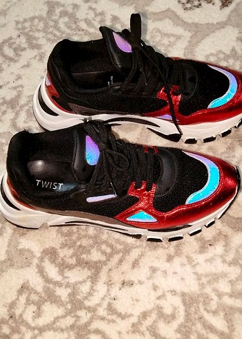 Kırmızı Parlak Kadın Spor Ayakkabı - Görsel 3