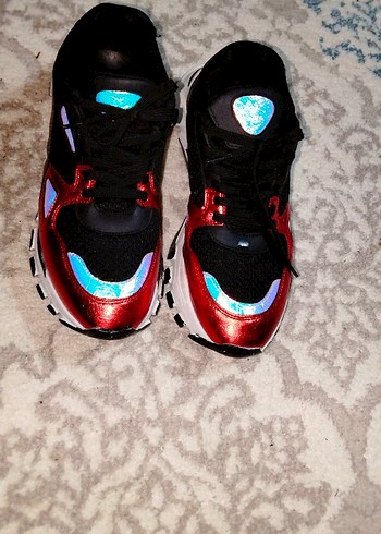 Kırmızı Parlak Kadın Spor Ayakkabı - Görsel 7