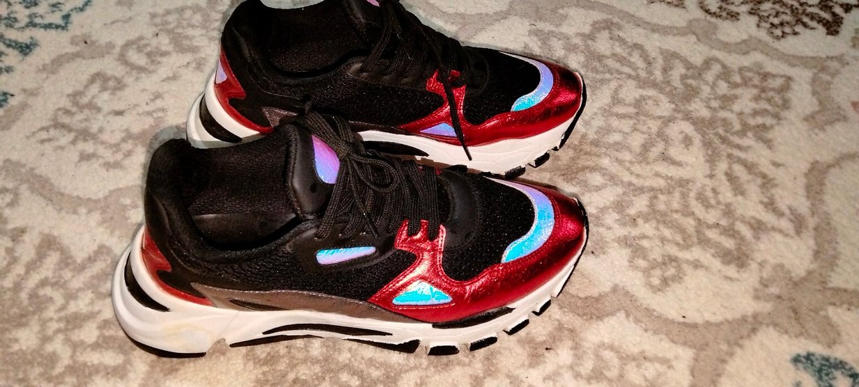 Kırmızı Parlak Kadın Spor Ayakkabı - Görsel 4