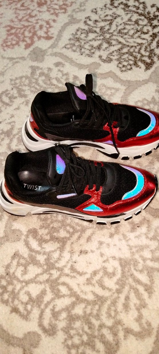 Kırmızı Parlak Kadın Spor Ayakkabı - Görsel 3