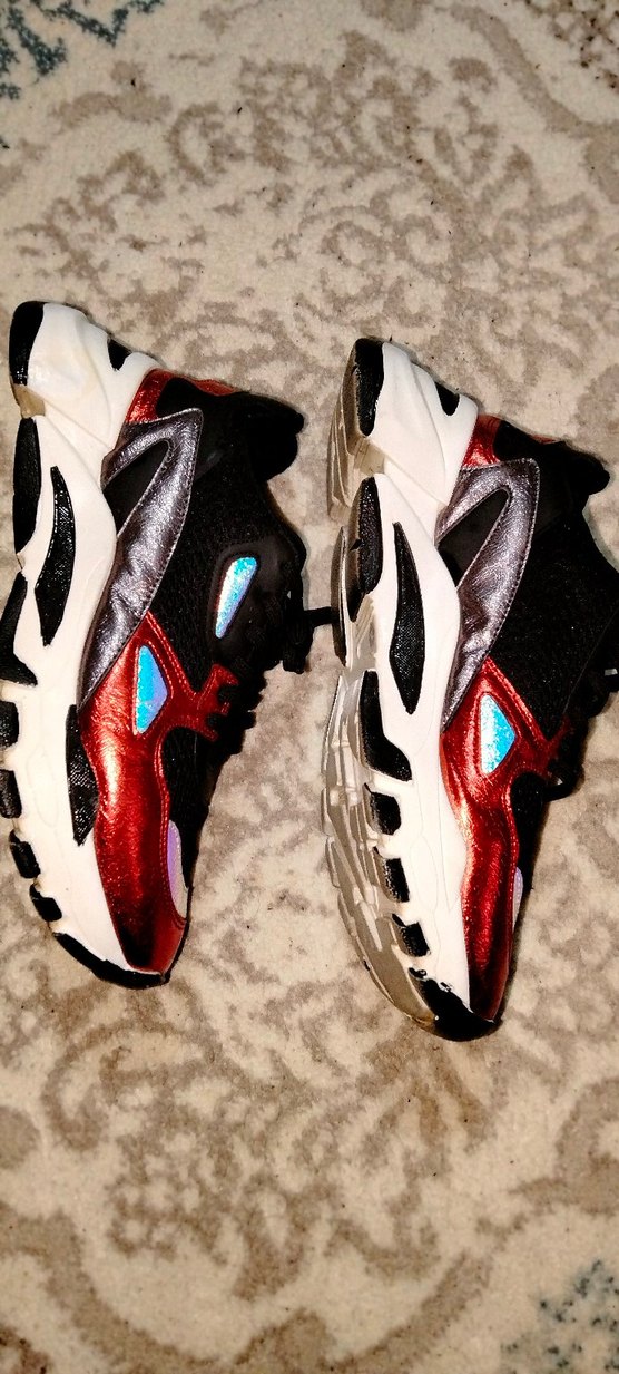 Kırmızı Parlak Kadın Spor Ayakkabı - Görsel 2