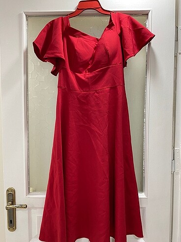 38 Beden Kırmızı midi elbise