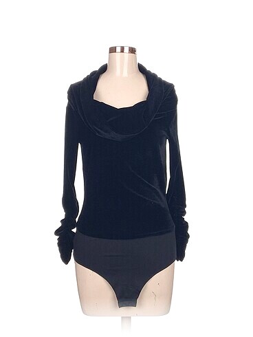 Zara Bluz %70 İndirimli.