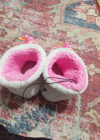 Pembeı Kız Çocuk Ev Terliği - Görsel 2